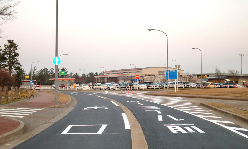 小松空港道路駐車場道路改良工事